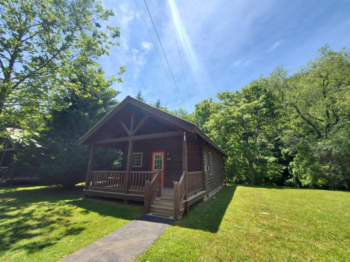 New River Trail Cabins Galax Exterior photo