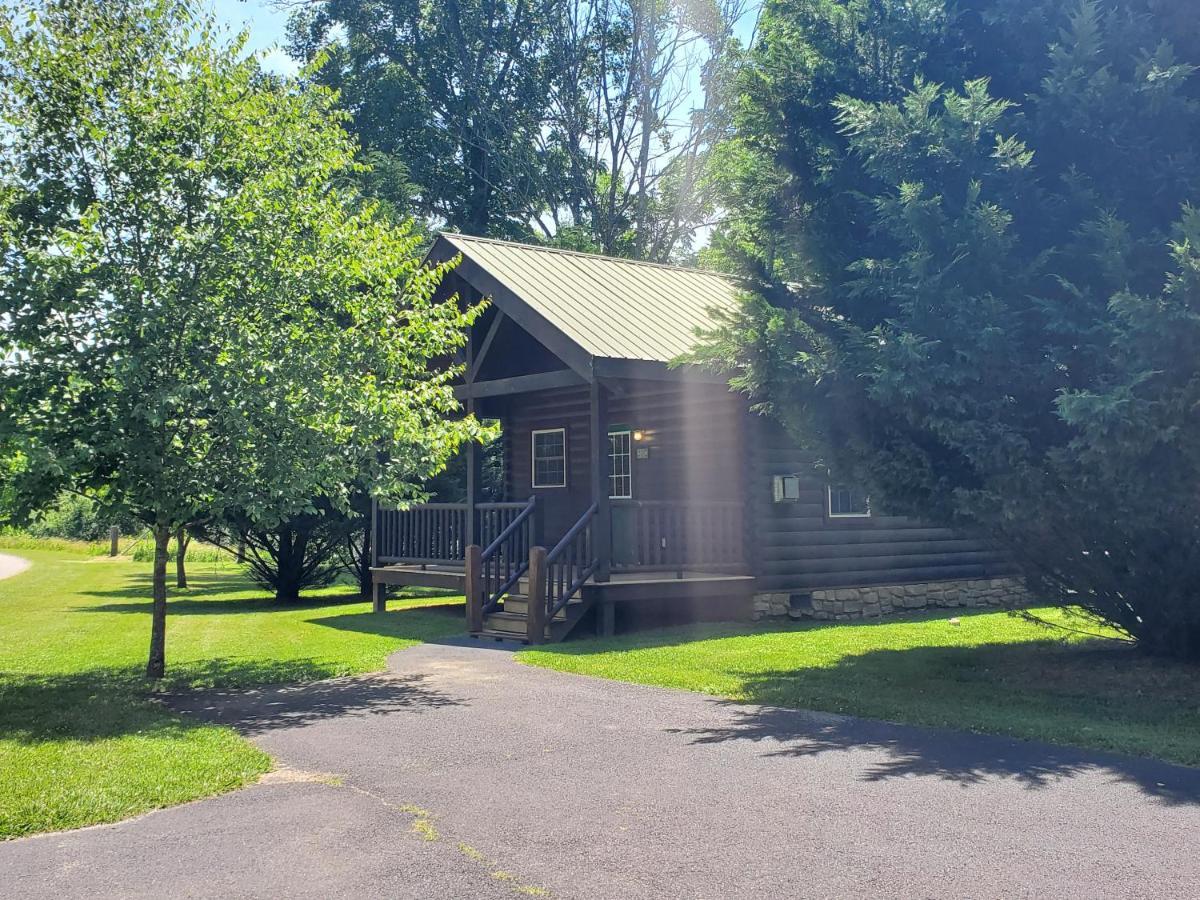 New River Trail Cabins Galax Exterior photo