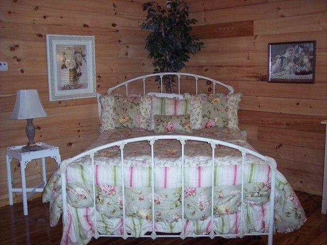 New River Trail Cabins Galax Room photo